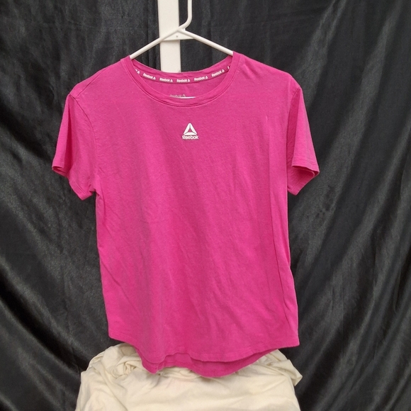 Reebok Pink Short Sleeve Tee Vibrant Style - Picture 1 of 11